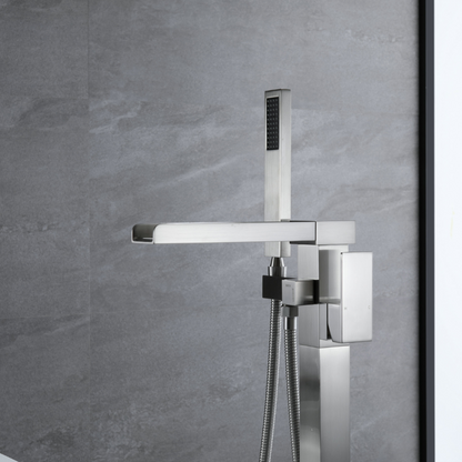 Robinet de baignoire indépendant Lisandro – Sortie d'eau en cascade – Nickel brossé