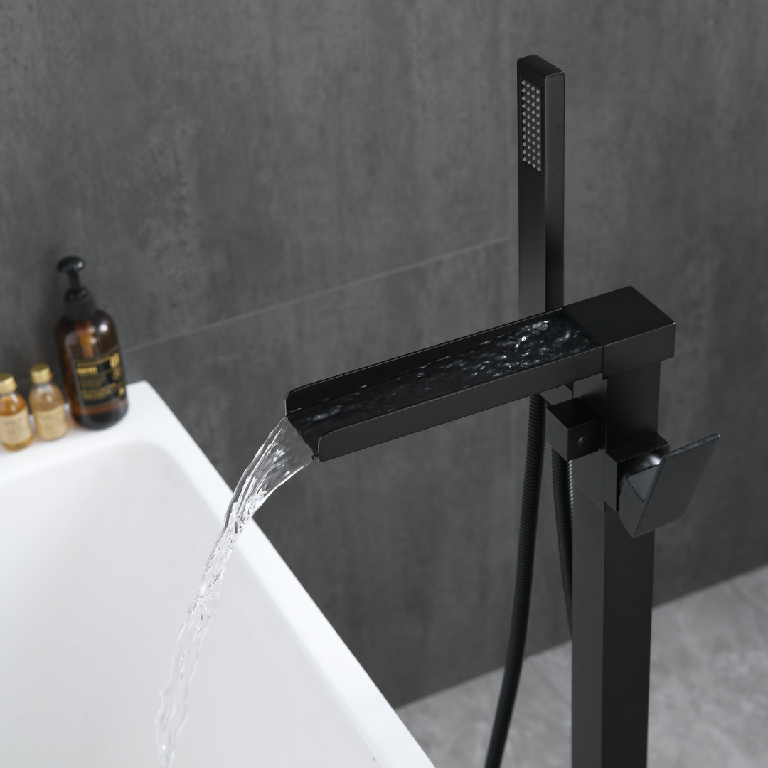 Robinet de baignoire indépendant Lisandro – Sortie d'eau en cascade – Noir mat
