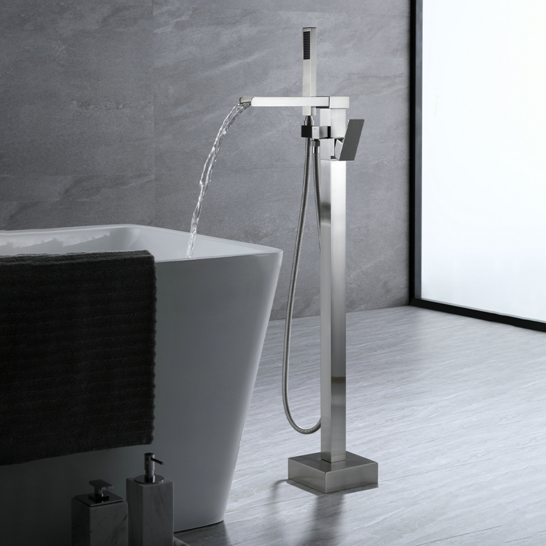 Robinet de baignoire indépendant Lisandro – Sortie d'eau en cascade – Nickel brossé