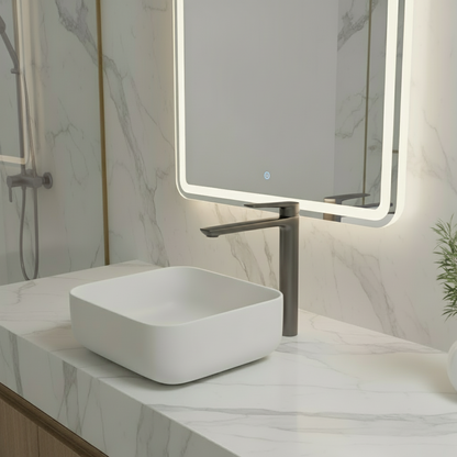 Robinet de baignoire indépendant Lisandro – Sortie d'eau en cascade – Nickel brossé